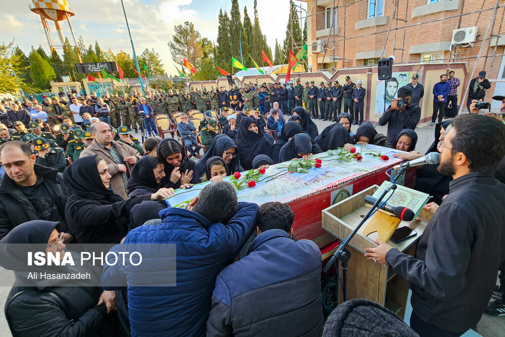 استقبال از پیکر شهید مدافع امنیت ستوان سوم هادی زارع باغبیدی در یزد