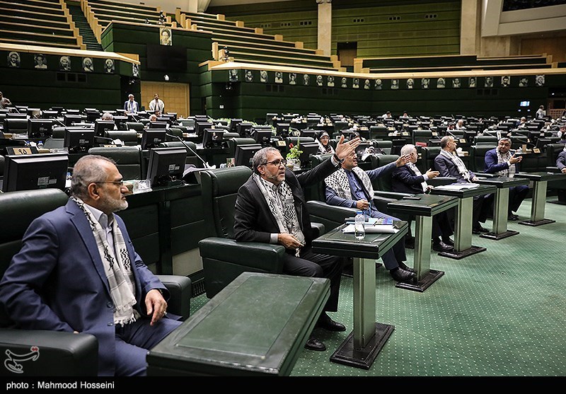 نشست فراکسیون انقلاب با حضور وزیر خارجه در خصوص آخرین تحولات فلسطین