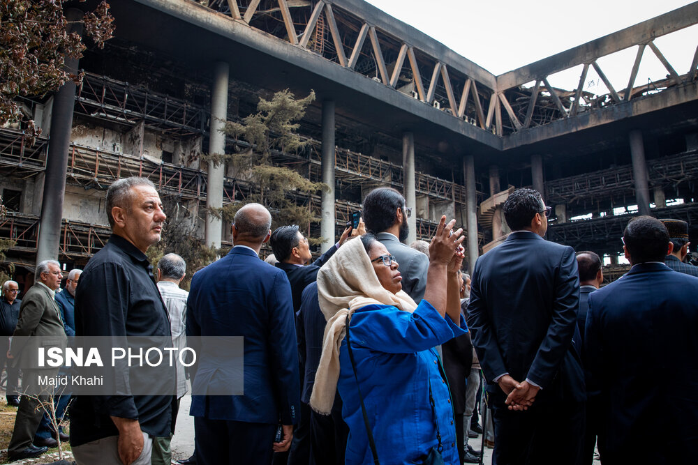 بازدید سفرای کشورهای خارجی از ساختمان شیشه‌ای صداوسیما