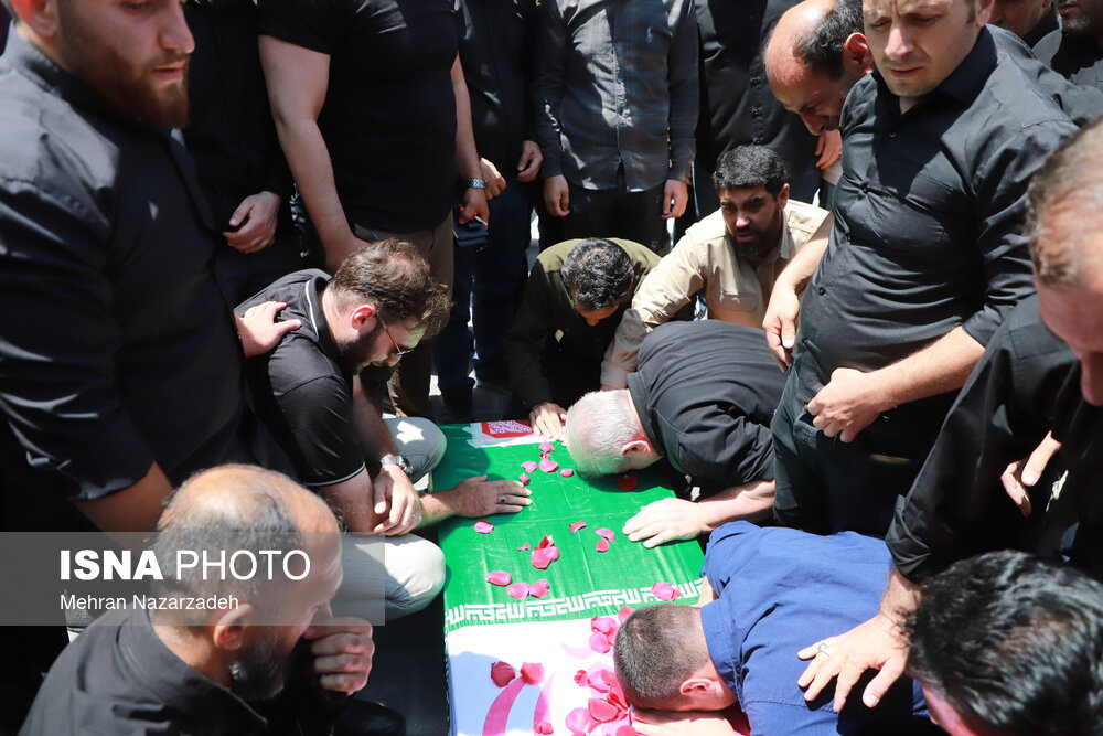 تشییع پیکر مطهر دو شهید تجاوز رژیم صهیونیستی در تبریز