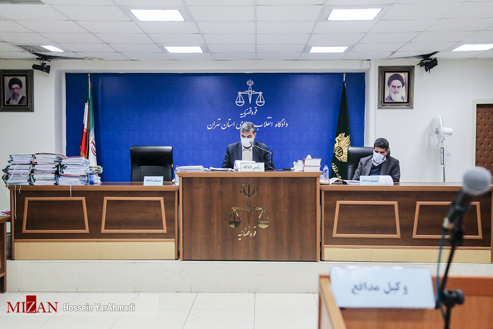 جلسه دادگاه کروز