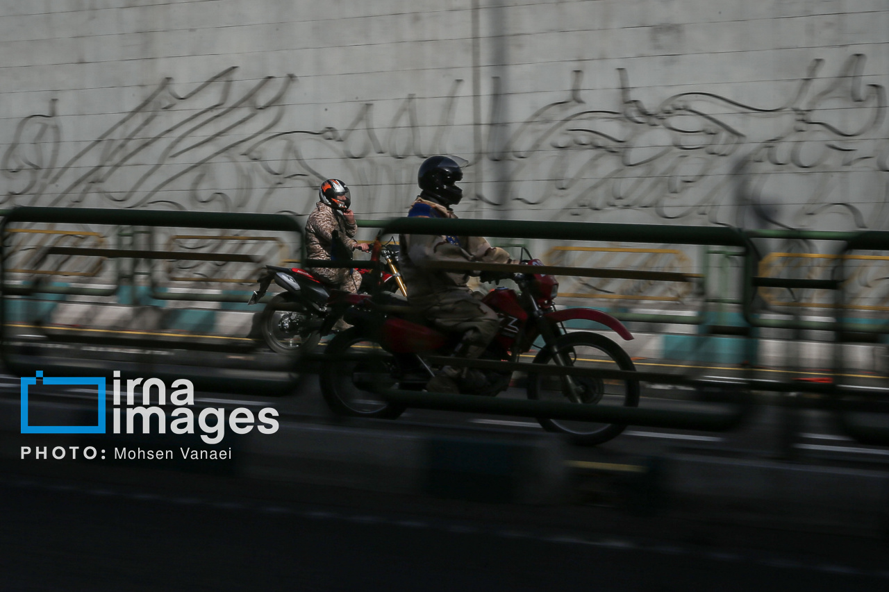 رژه موتور سواران 