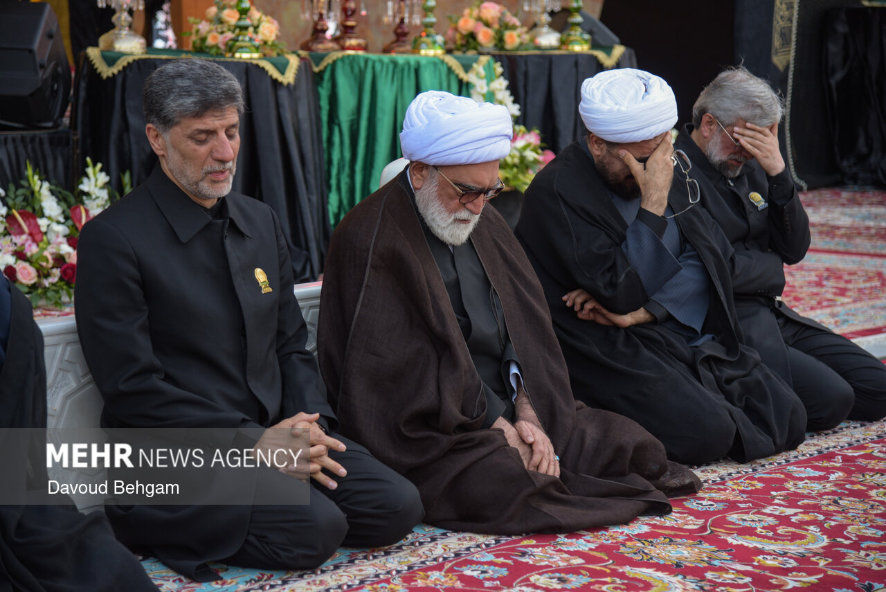 آئین سیاهپوشان حرم مطهر امام رضا (ع)