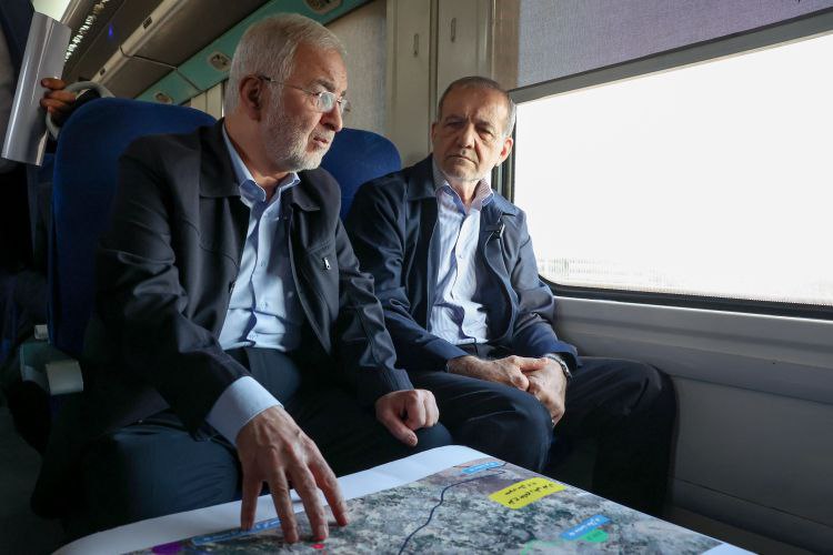 بازدید پزشکیان از خطوط راه‌آهن 