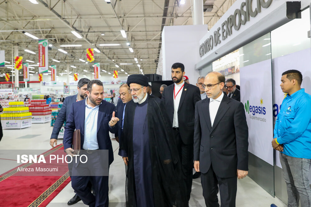  بازدید رئیس جمهور از فروشگاه مگاسیس و نمایشگاه علمی فناوری در کاراکاس