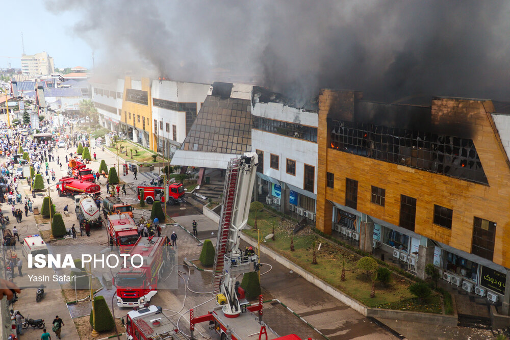 آتش سوزی مهیب در مرکز خرید ونوس - بندرانزلی