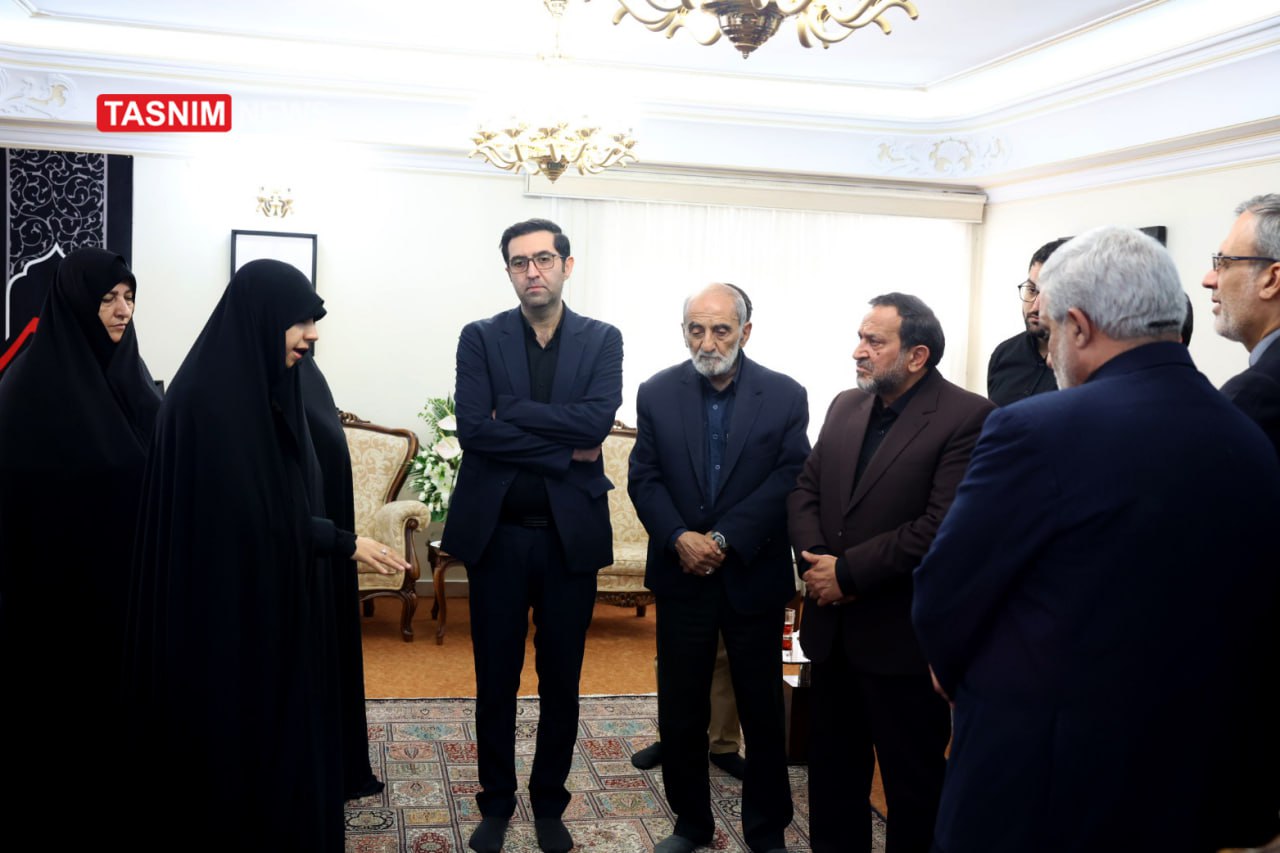 دیدار جمعی از مدیران رسانه‌های کشور با خانواده شهید سلامی