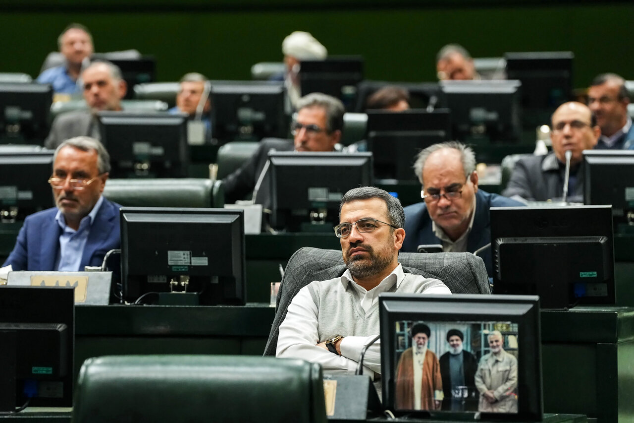 حضور امیر موسوی و عراقچی در جلسه غیرعلنی مجلس