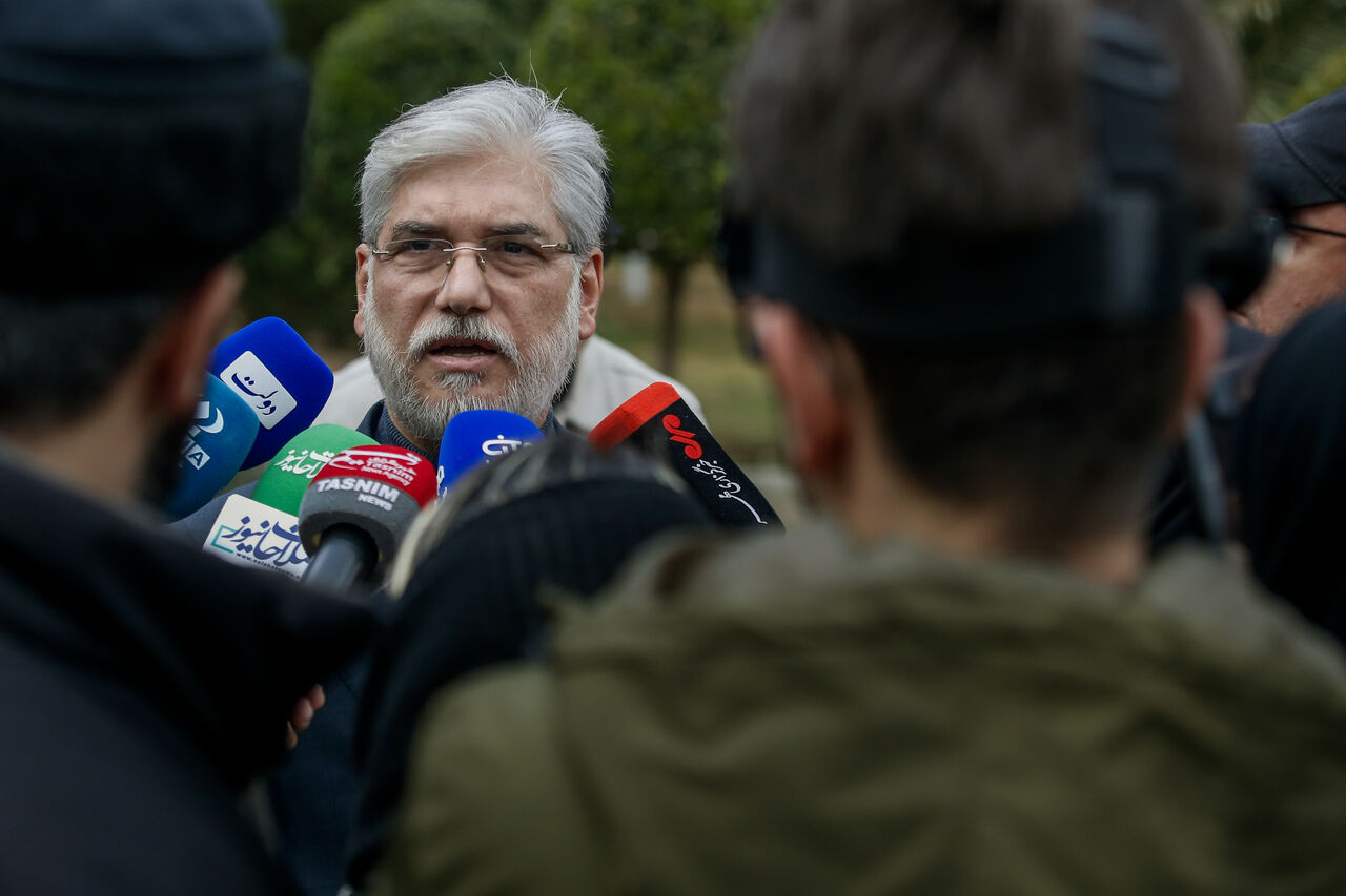 اعضای هیأت دولت در جمع خبرنگاران