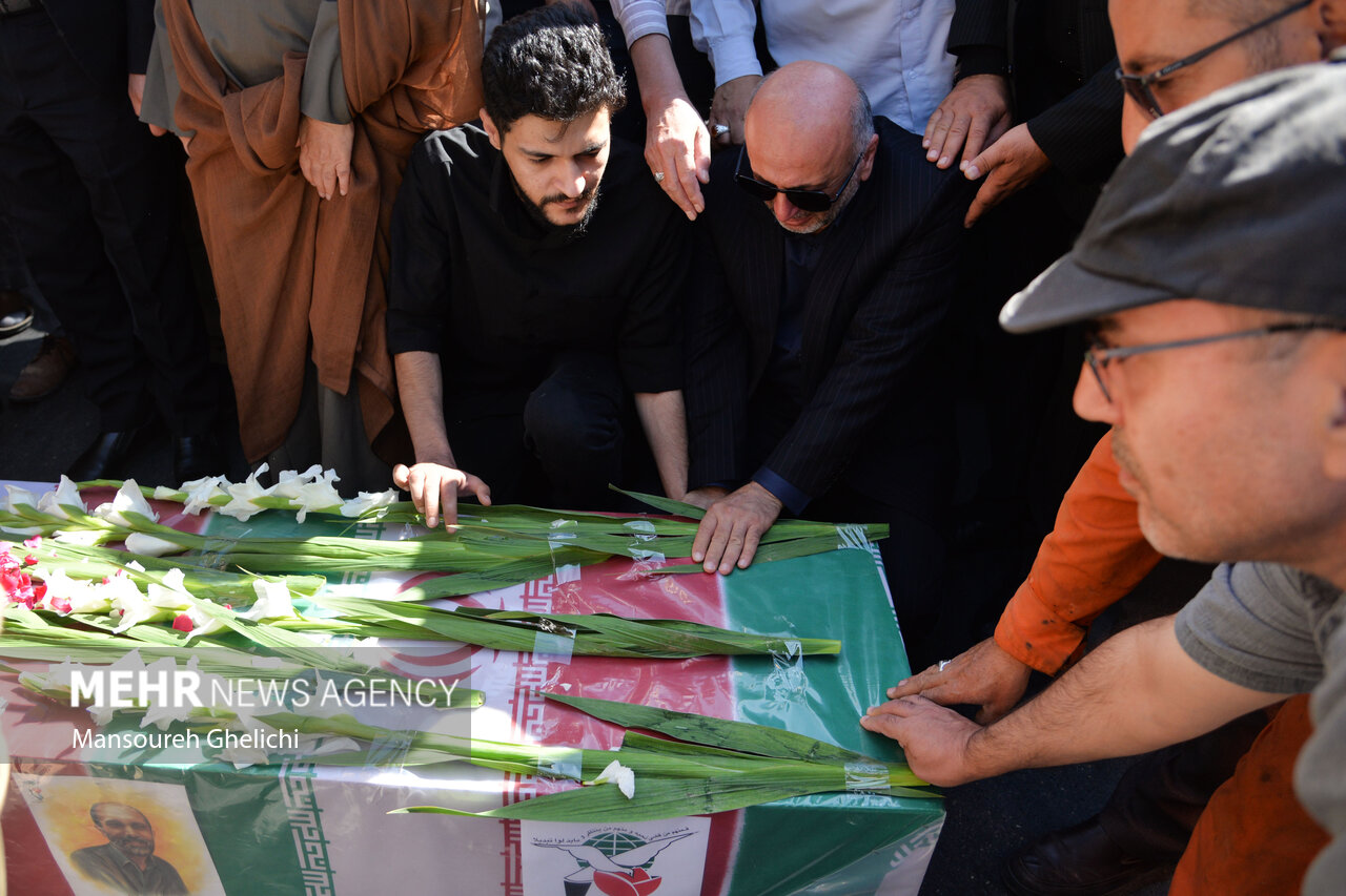 تشییع پیکر شهید راه وطن «مجید وفایی» در شاهرود