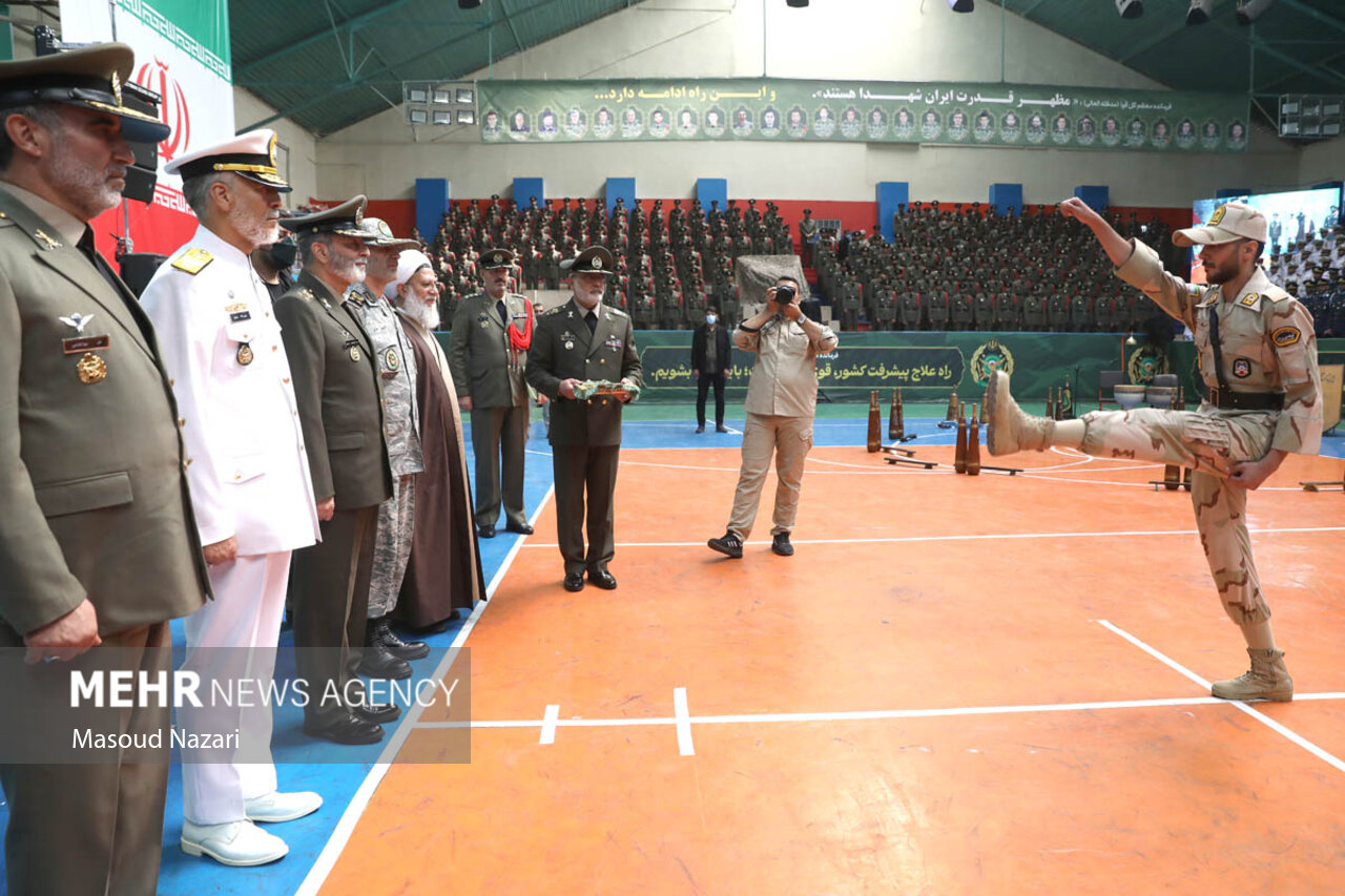 مراسم دانش‌آموختگی دانشجویان دانشگاه‌های افسری آجا