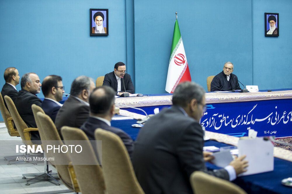 آیین بهره‌برداری از پروژه‌های عمرانی مناطق آزاد