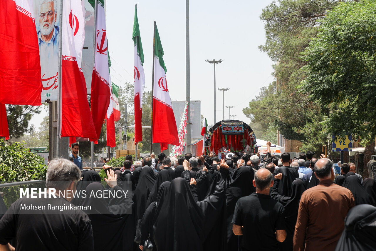 تشییع و تدفین پیکر شهدای حملات رژیم صهیونیستی در تهران
