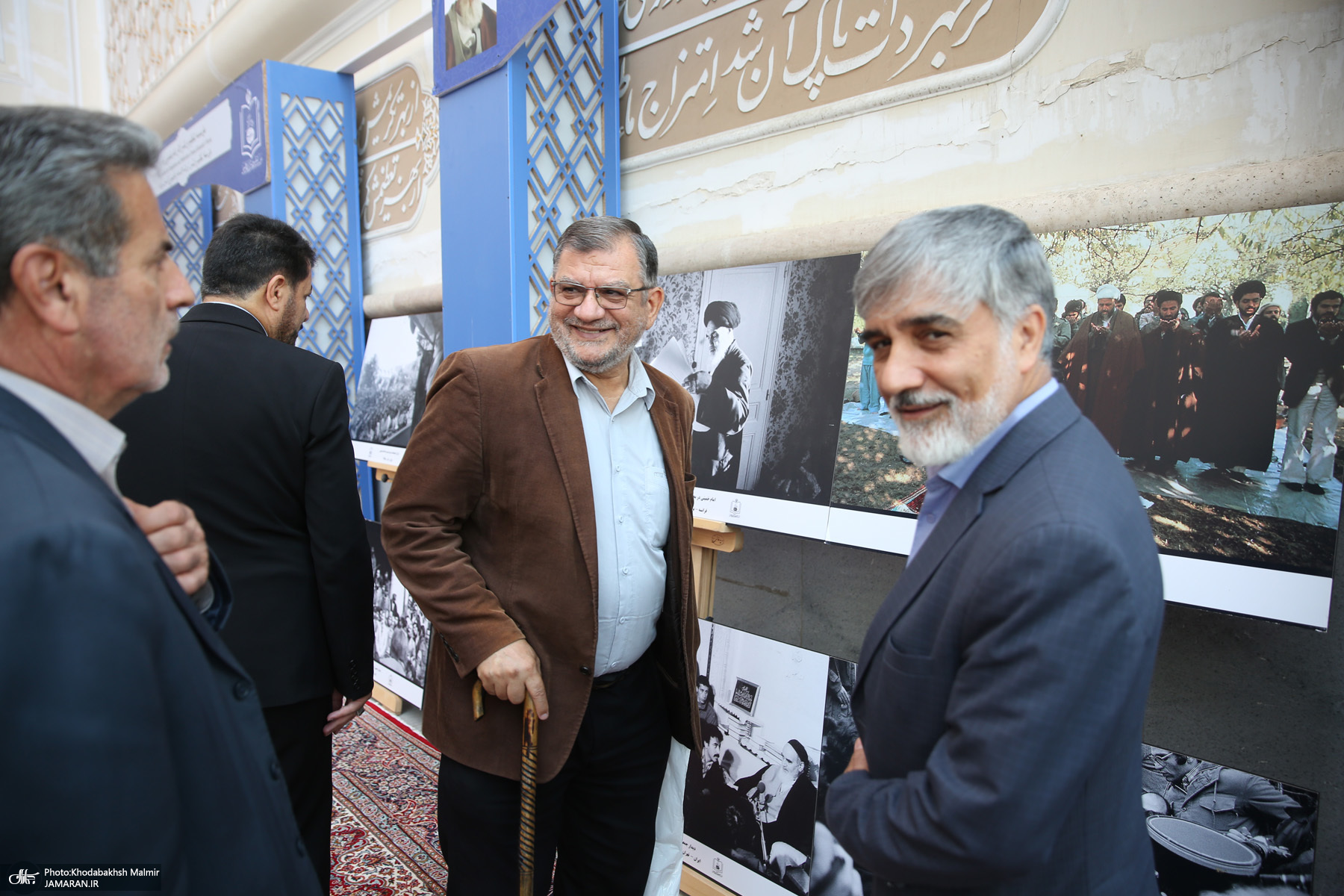 بازدید قالیباف از نمایشگاه عکس امام خمینی (س)