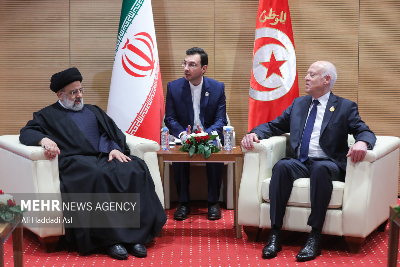 دیدارهای رئیس جمهور در اولین روز از سفر به الجزیره