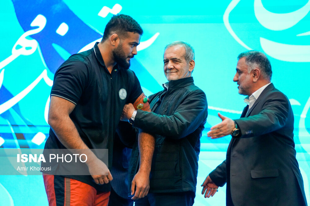 مراسم تجلیل از مدال‌آوران با حضور رئیس جمهور