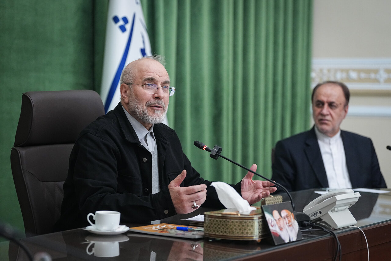 دیدار اعضای شورای هماهنگی یوم الله دهه فجر با قالیباف