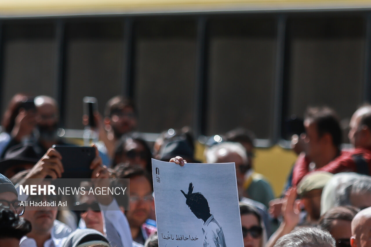 تصاویر مراسم تشییع پیکر ناصر تقوایی