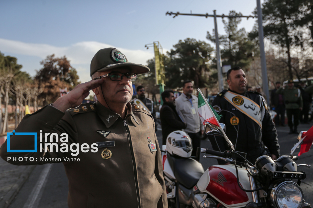 رژه موتور سواران 