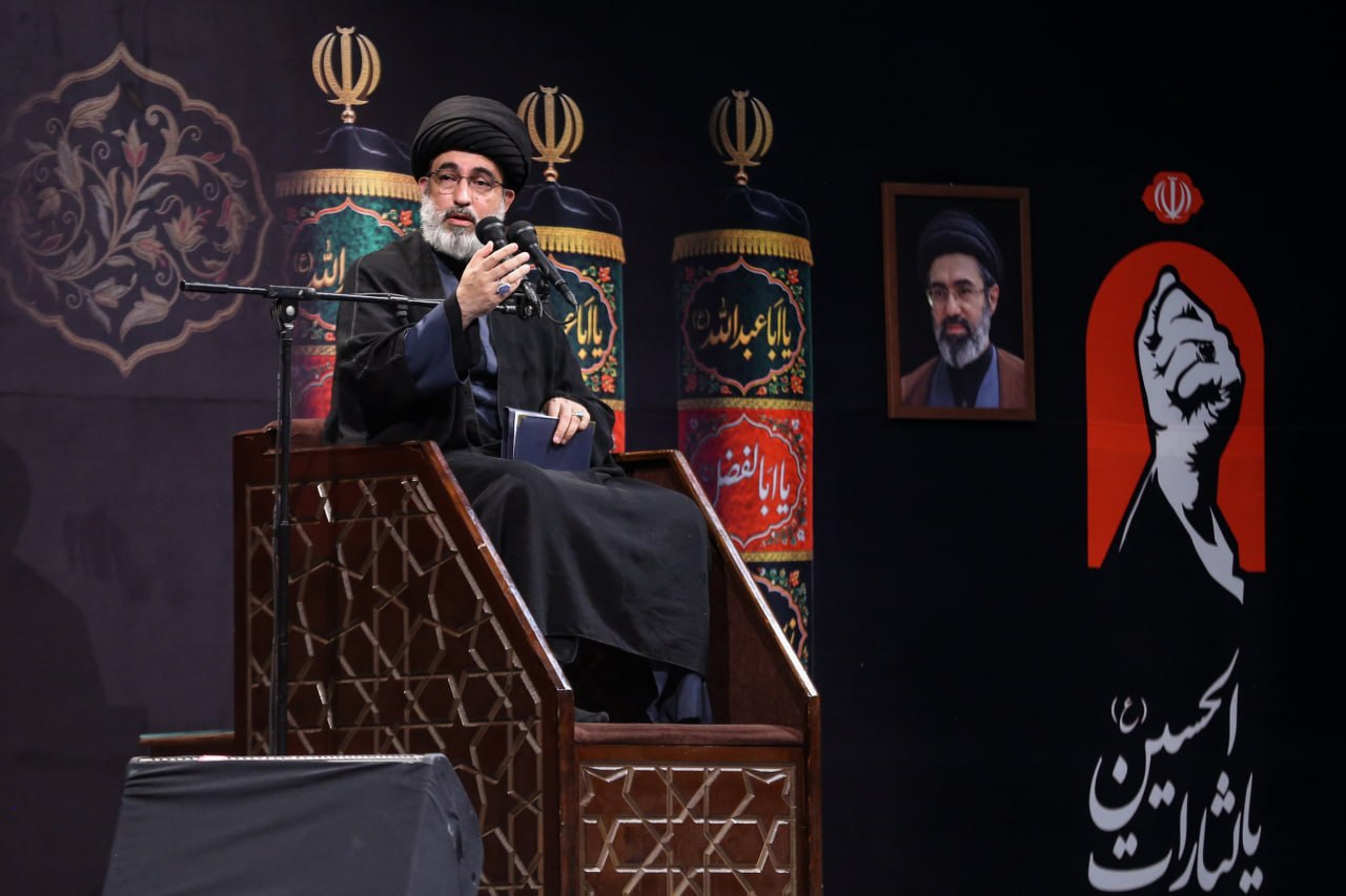  اولین شب مراسم عزاداری ماه محرم در جوار محل عروج ملکوتی قائد شهید انقلاب