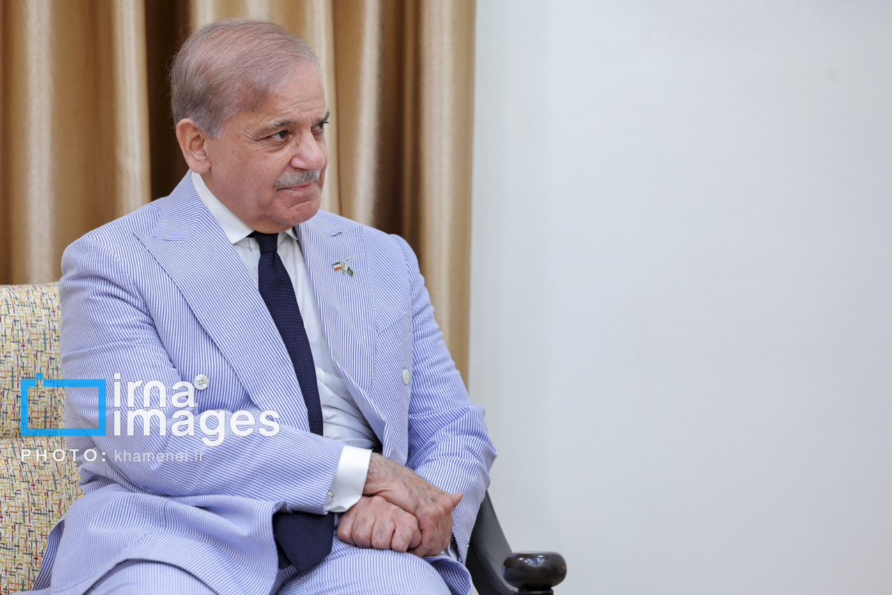 دیدار نخست‌وزیر پاکستان با رهبر انقلاب