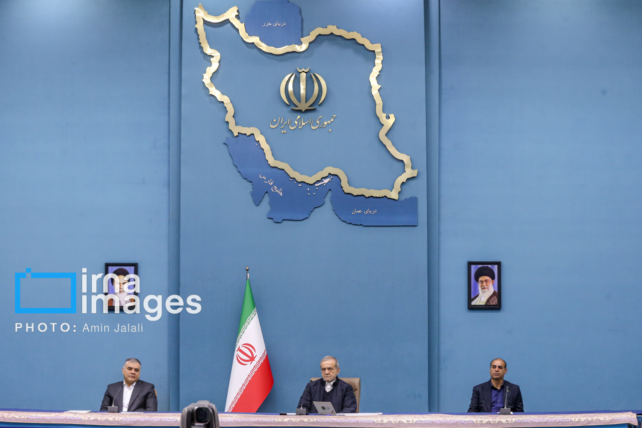 افتتاح و بهره برداری از طرح های نفت و نیرو