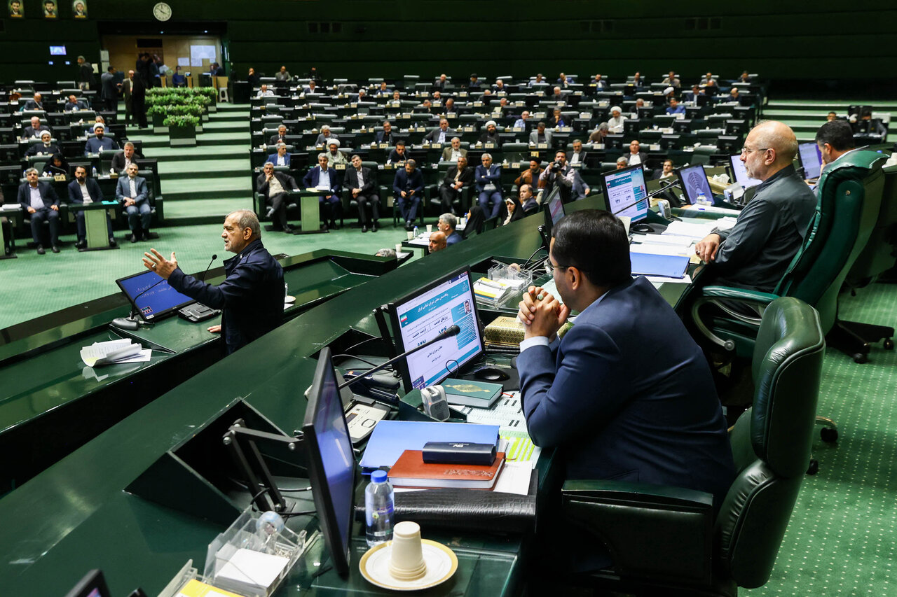 بررسی اجرای برنامه هفتم در مجلس با حضور رئیس جمهور