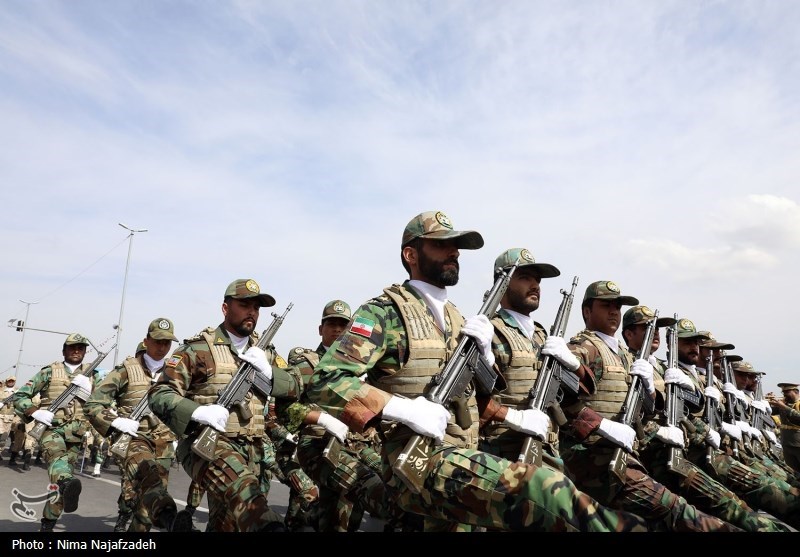 رژه روز ارتش در اصفهان و مشهد