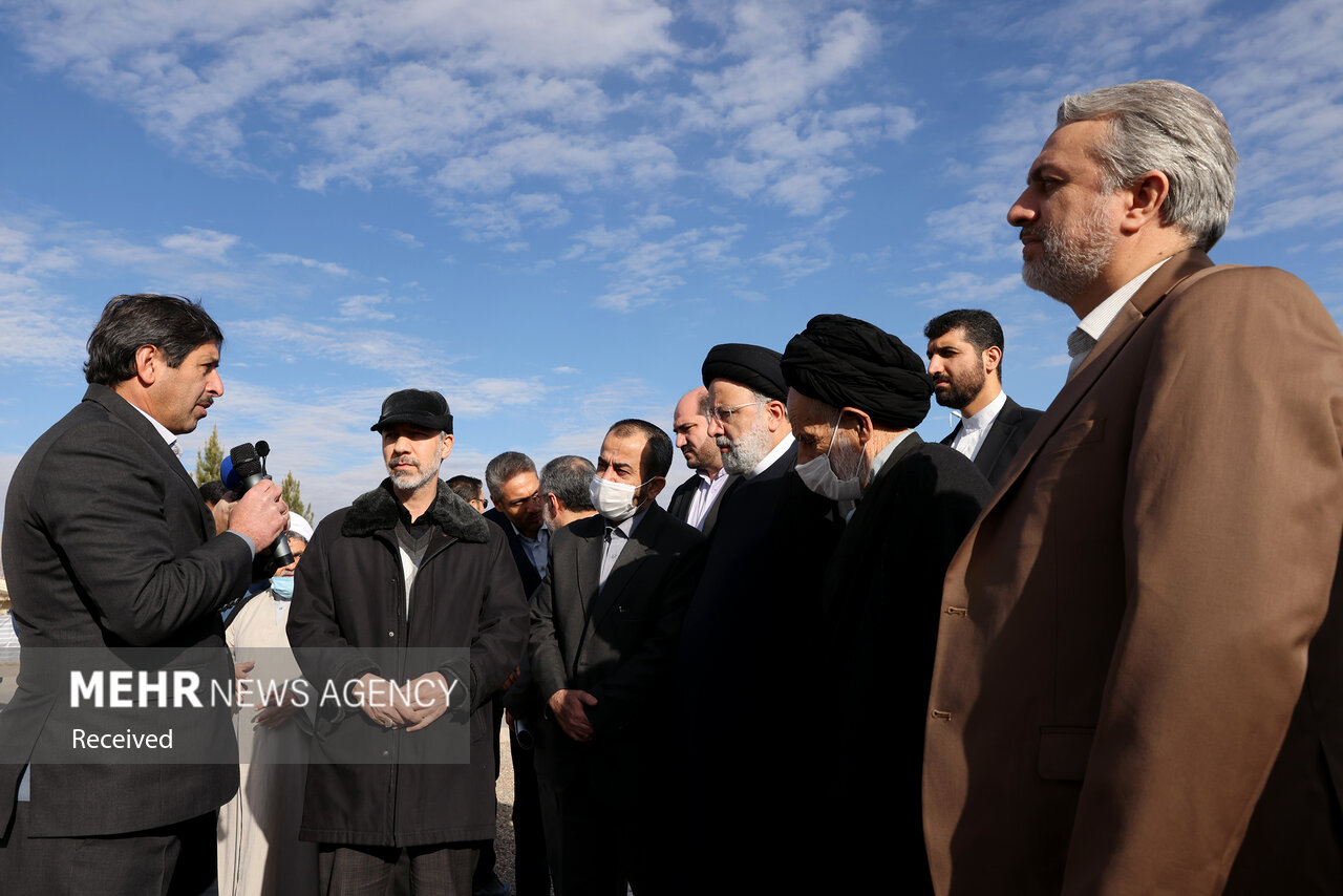 بازدید رئیسی از کارخانه کویر تایر 