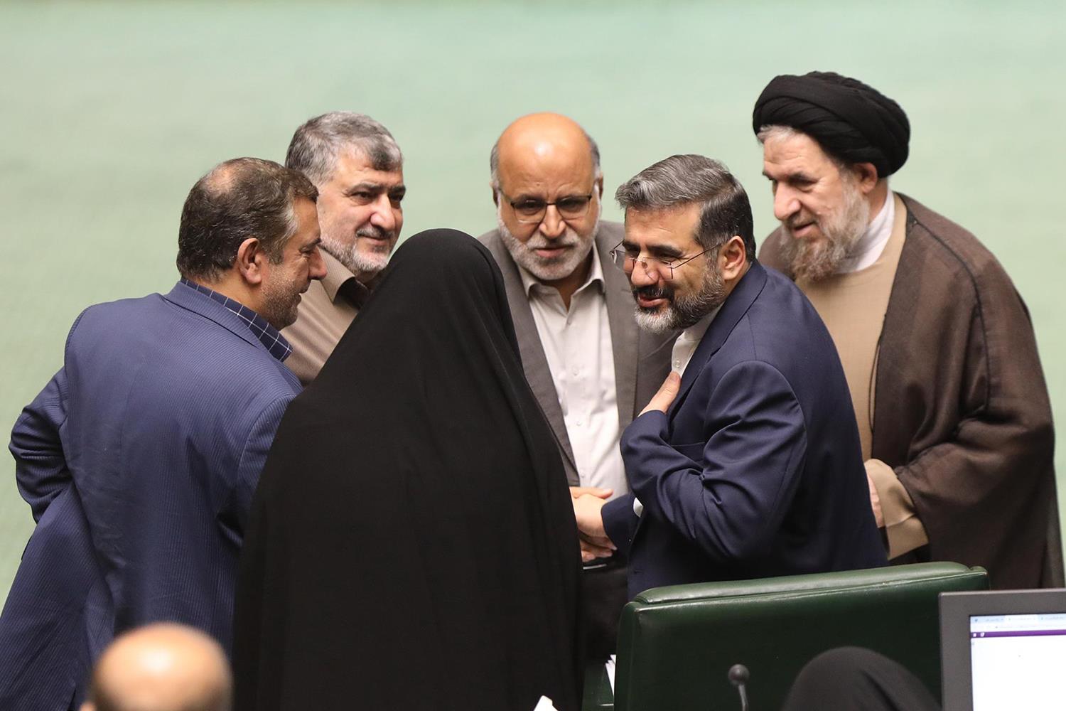 حضور وزیر ارشاد در جلسه بررسی برنامه هفتم در مجلس