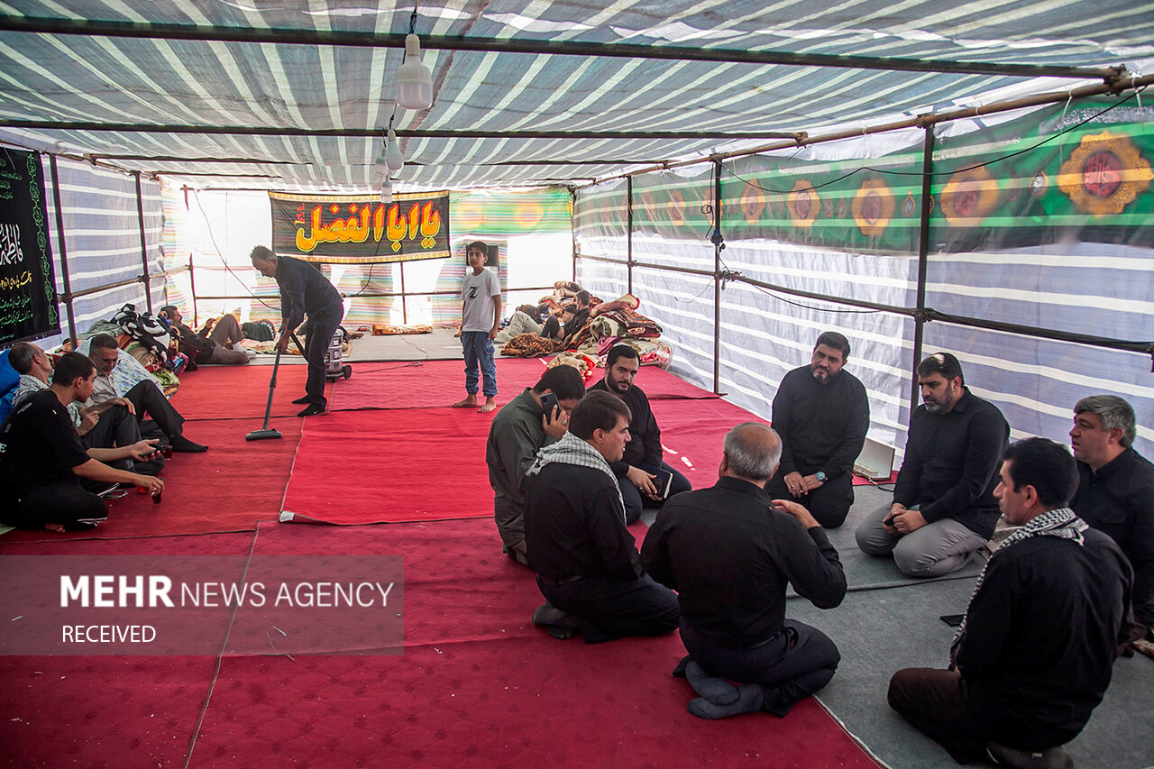 خدمت‌رسانی ستاد اجرایی فرمان امام به زائران اربعین در مرز خسروی