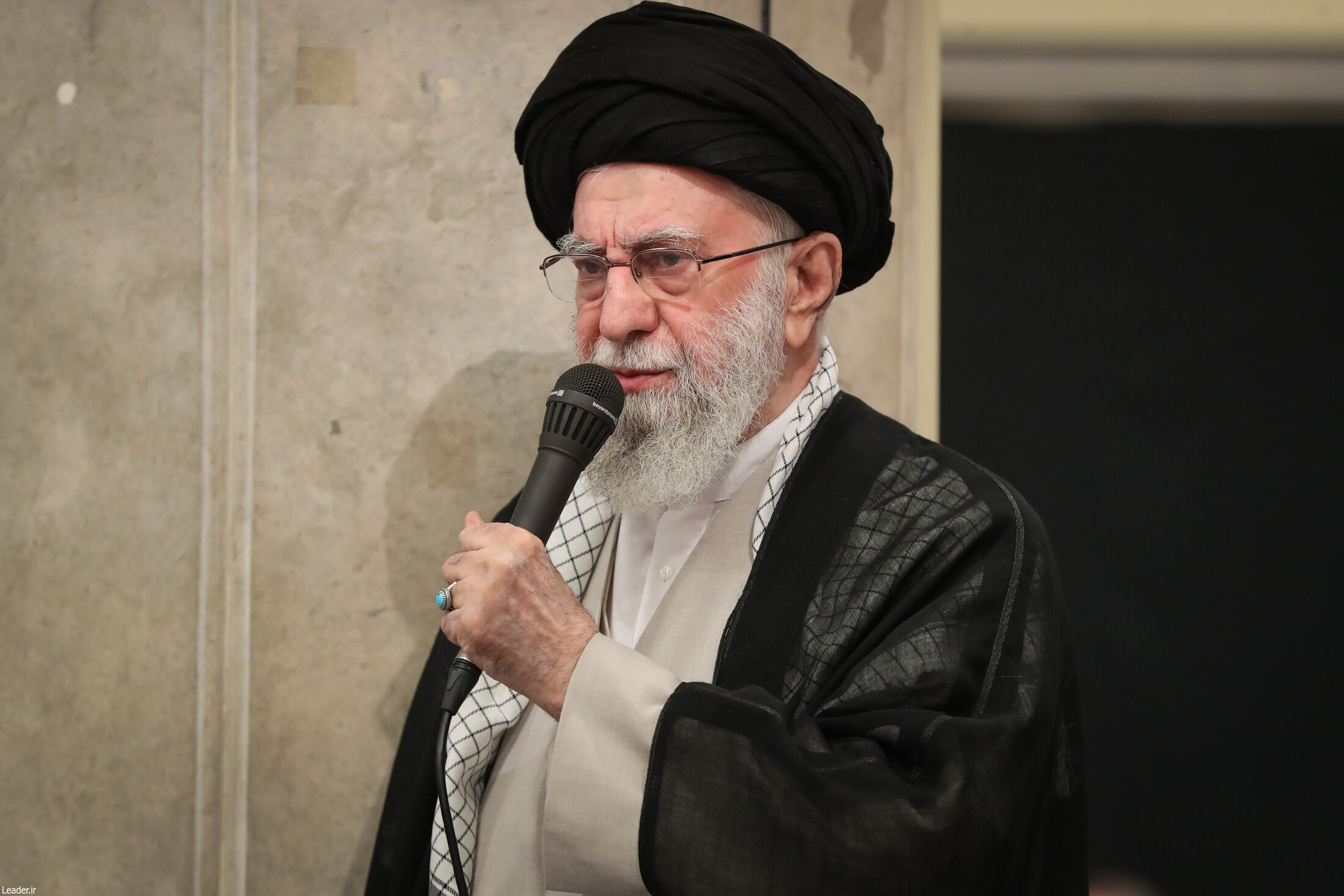 رهبر انقلاب در مراسم بزرگداشت شهدای جنگ تحمیلی