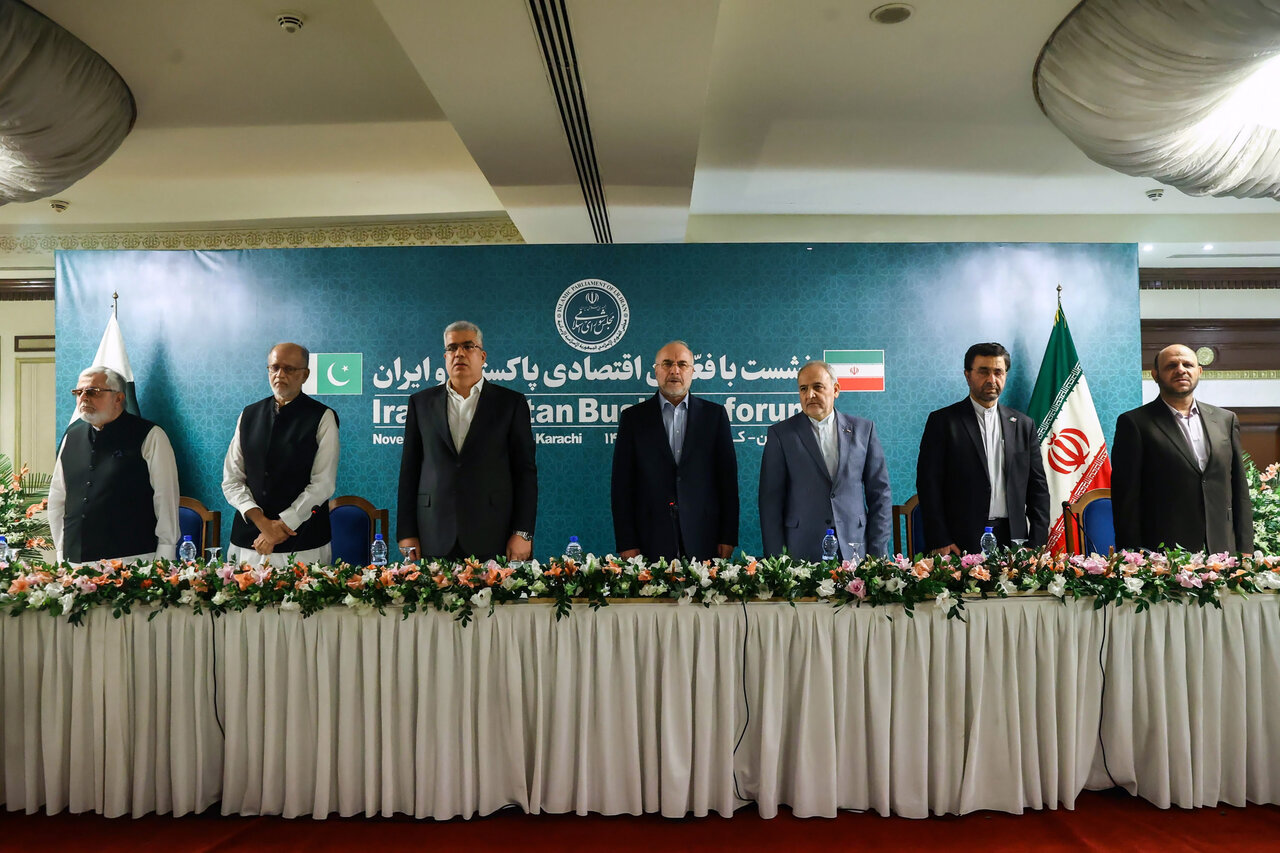 نشست قالیباف با فعالان اقتصادی پاکستان و ایران