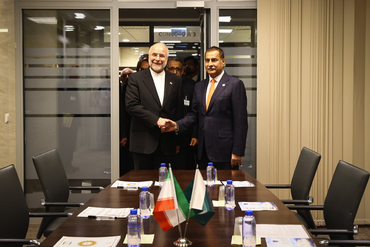 دیدار رئیس مجلس پاکستان با قالیباف