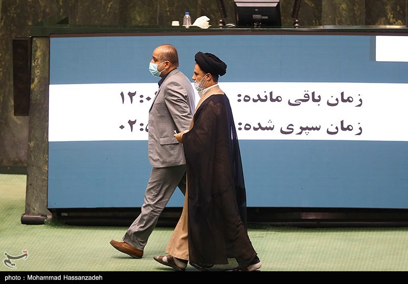 دورهمی نمایندگان در صحن مجلس 