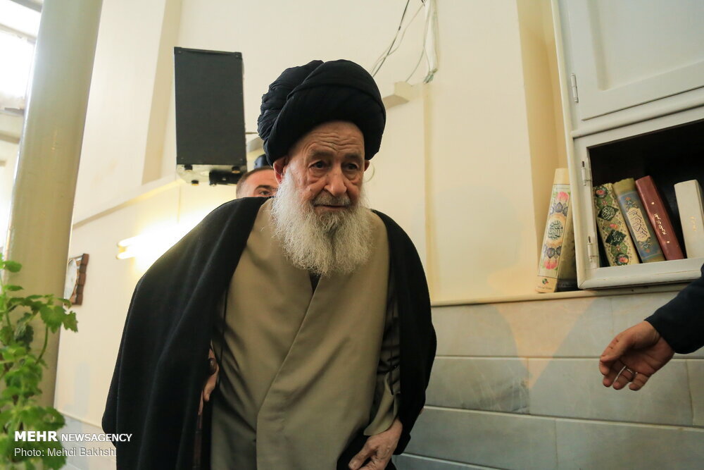 آیت الله علوی گرگانی در قاب دوربین