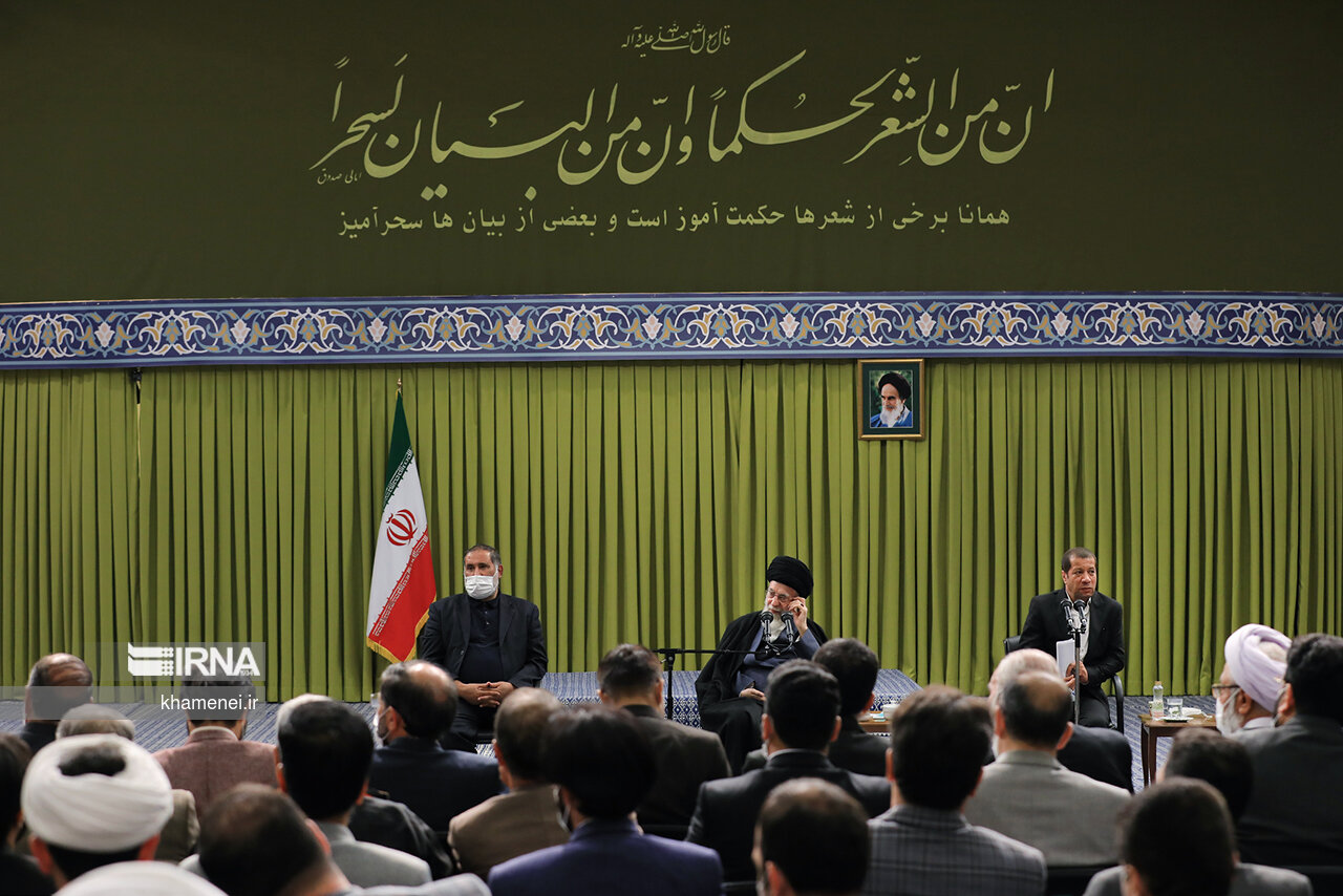  دیدار جمعی از شاعران با رهبر انقلاب