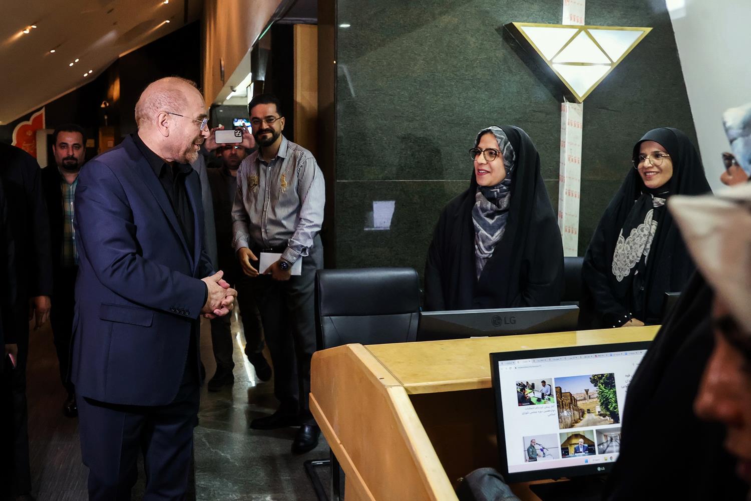 حضور قالیباف در جمع خبرنگاران پارلمانی