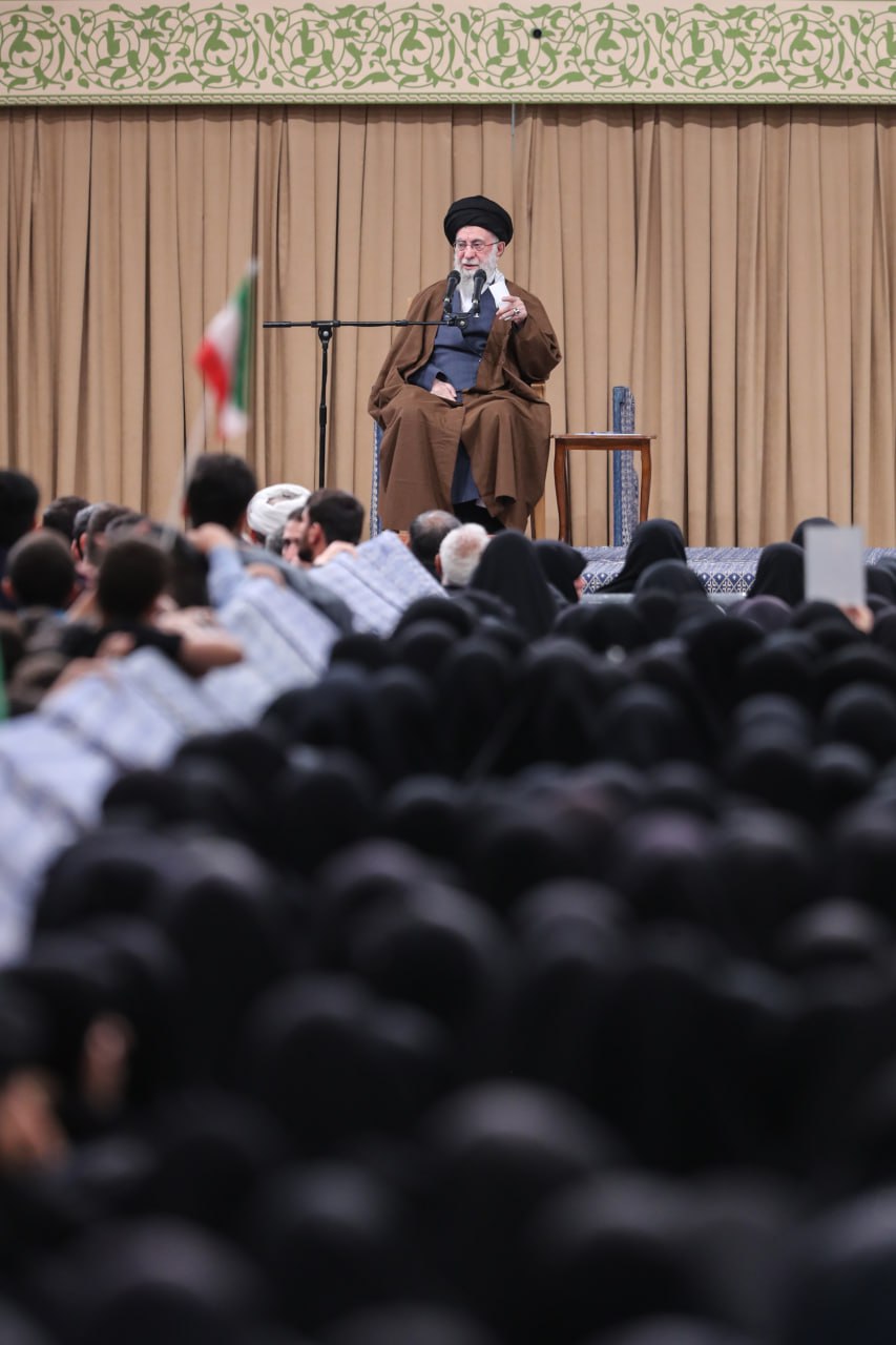 دیدار دانش‌آموزان و دانشجویان با رهبر انقلاب