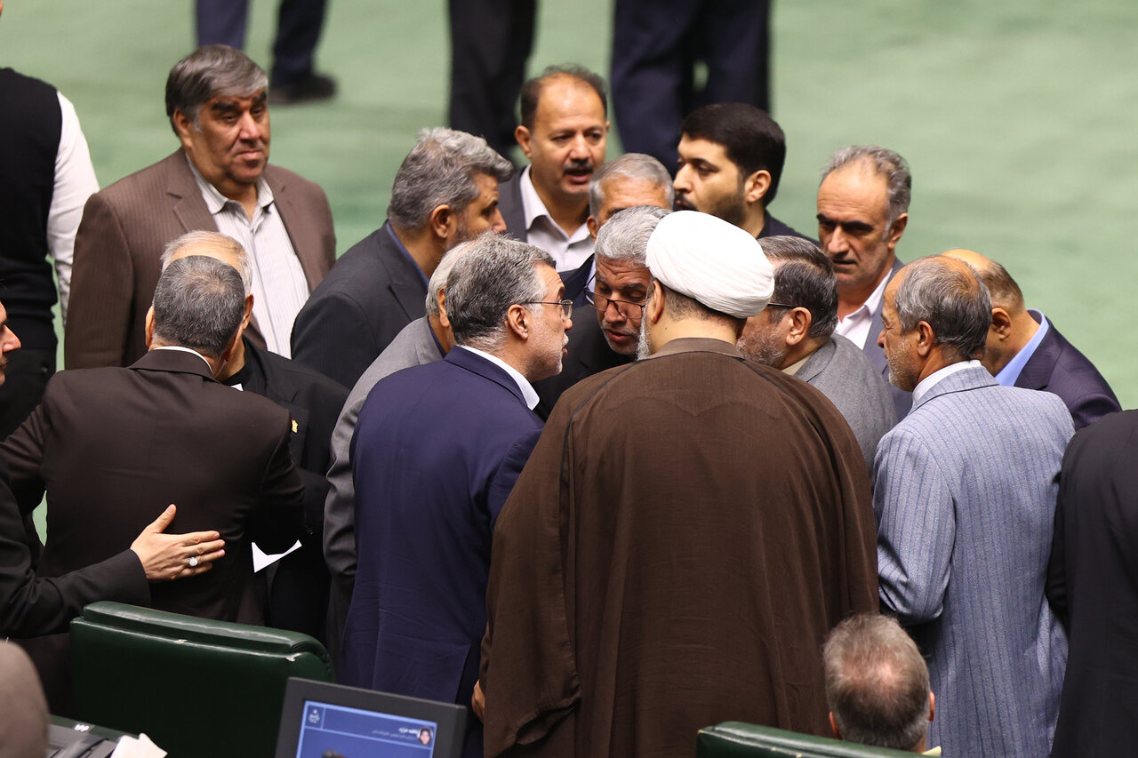 نشست علنی سه شنبه ۴ آذرماه مجلس