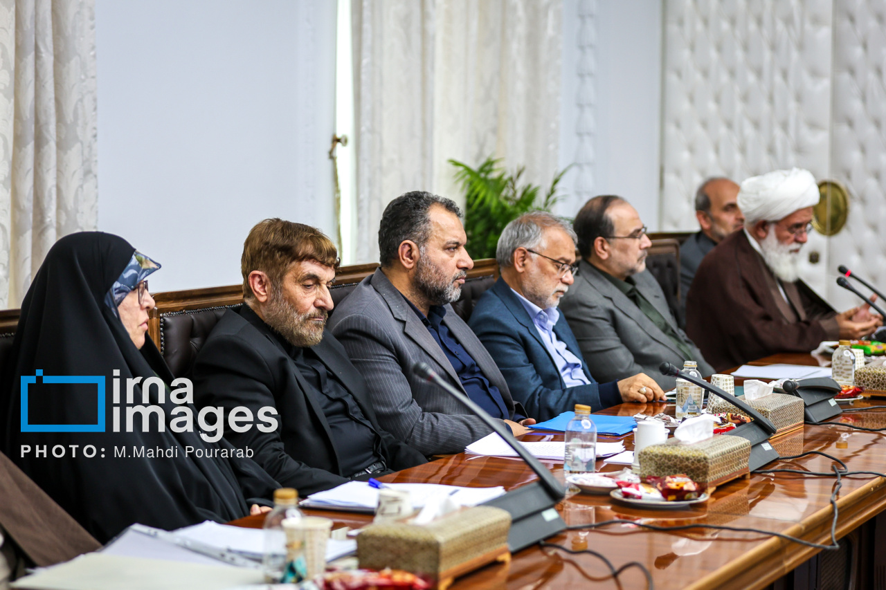 جلسه شورای عالی انقلاب فرهنگی