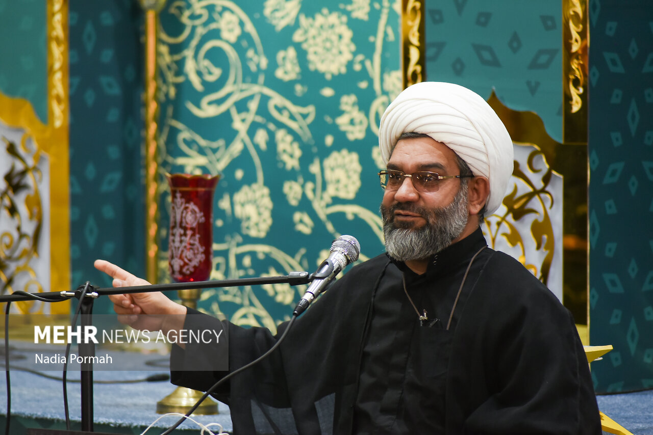 جزخوانی قرآن کریم در امامزاده طاهر کرج