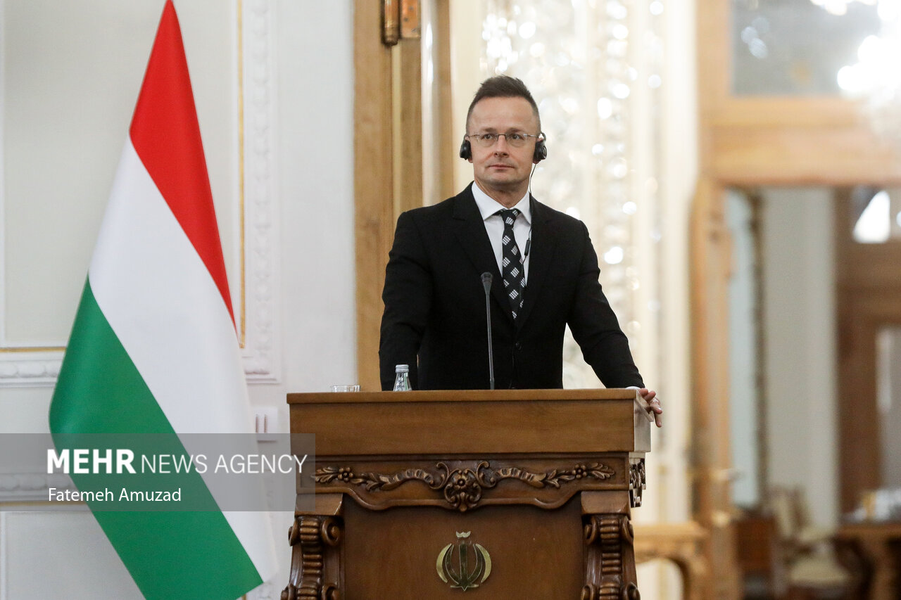 دیدار وزرای خارجه ایران و مجارستان