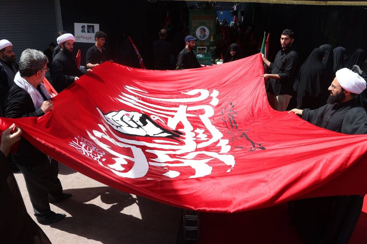 برافراشتن پرچم خونخواهی رهبر شهید انقلاب