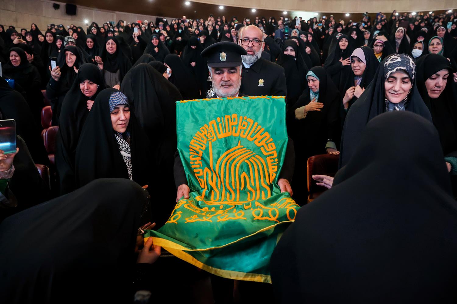 مراسم تجلیل از بانوان مبلغ و محفل‌دار قرآن کریم با حضور قالیباف