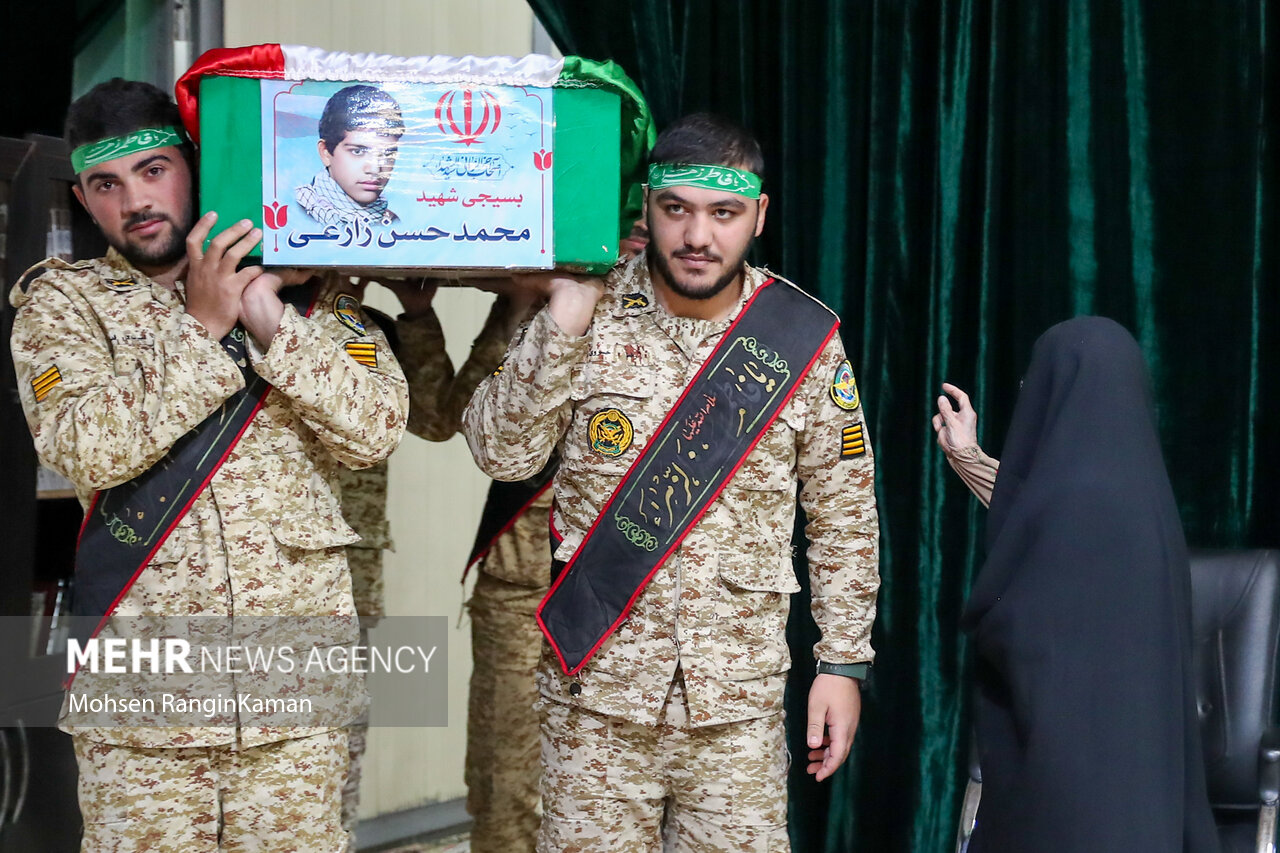 مراسم وداع با پیکر مطهر شهید محمدحسن زارعی