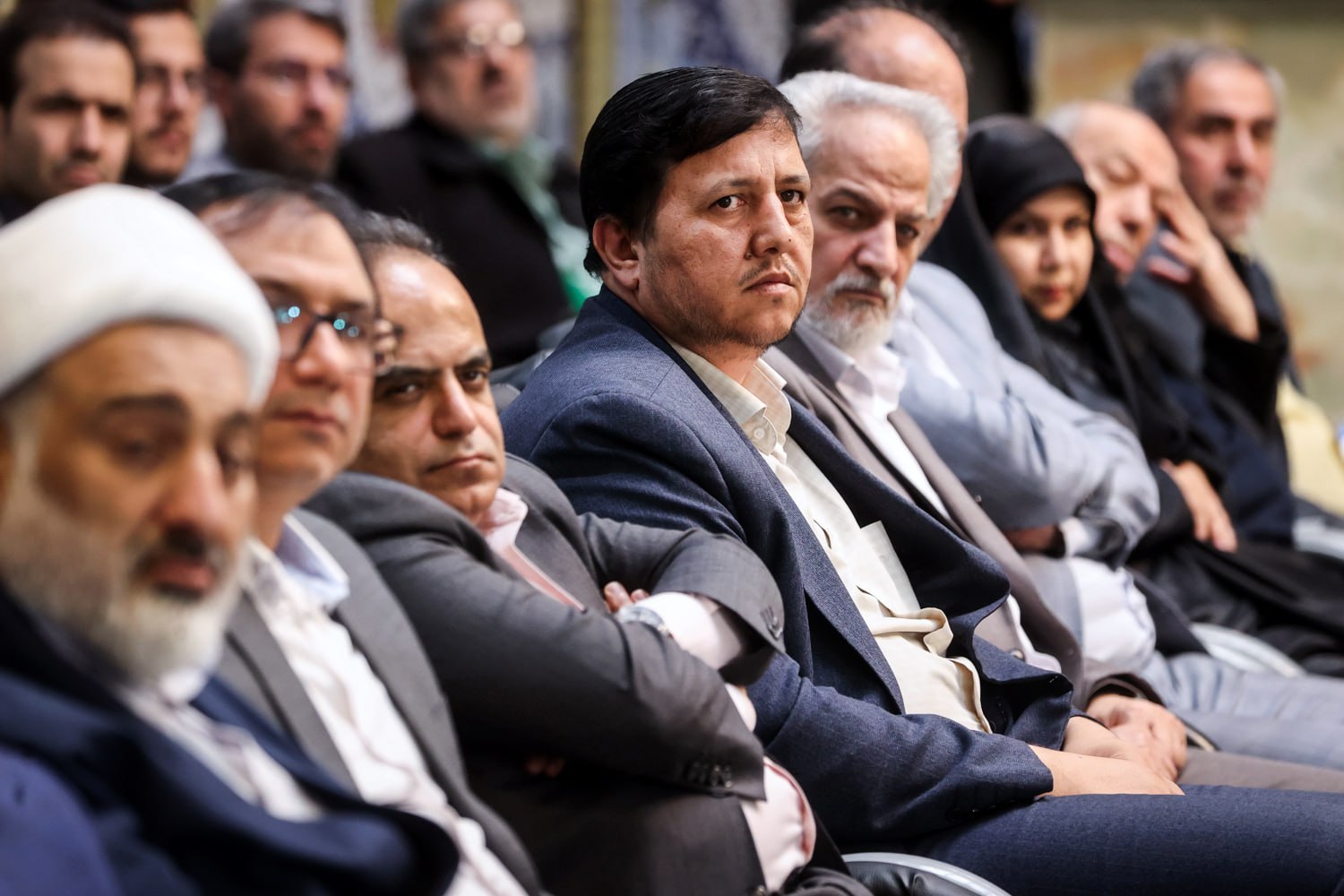 نشست صمیمی جمعی از اصناف، بازاریان و اتحادیه‌های تهران با محمدباقر قالیباف، رئیس مجلس