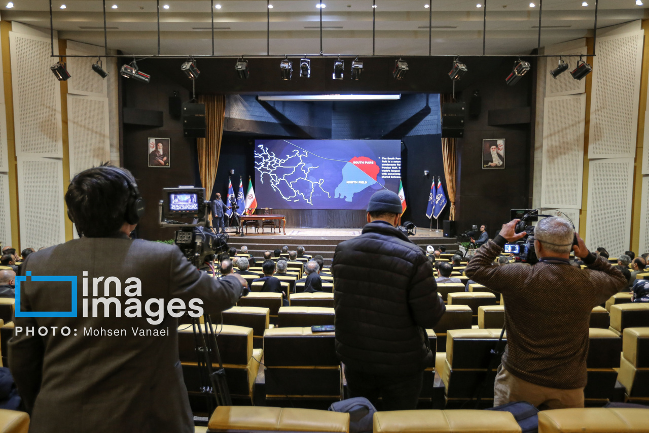 امضای قراردادهای میدان گازی مشترک پارس جنوبی