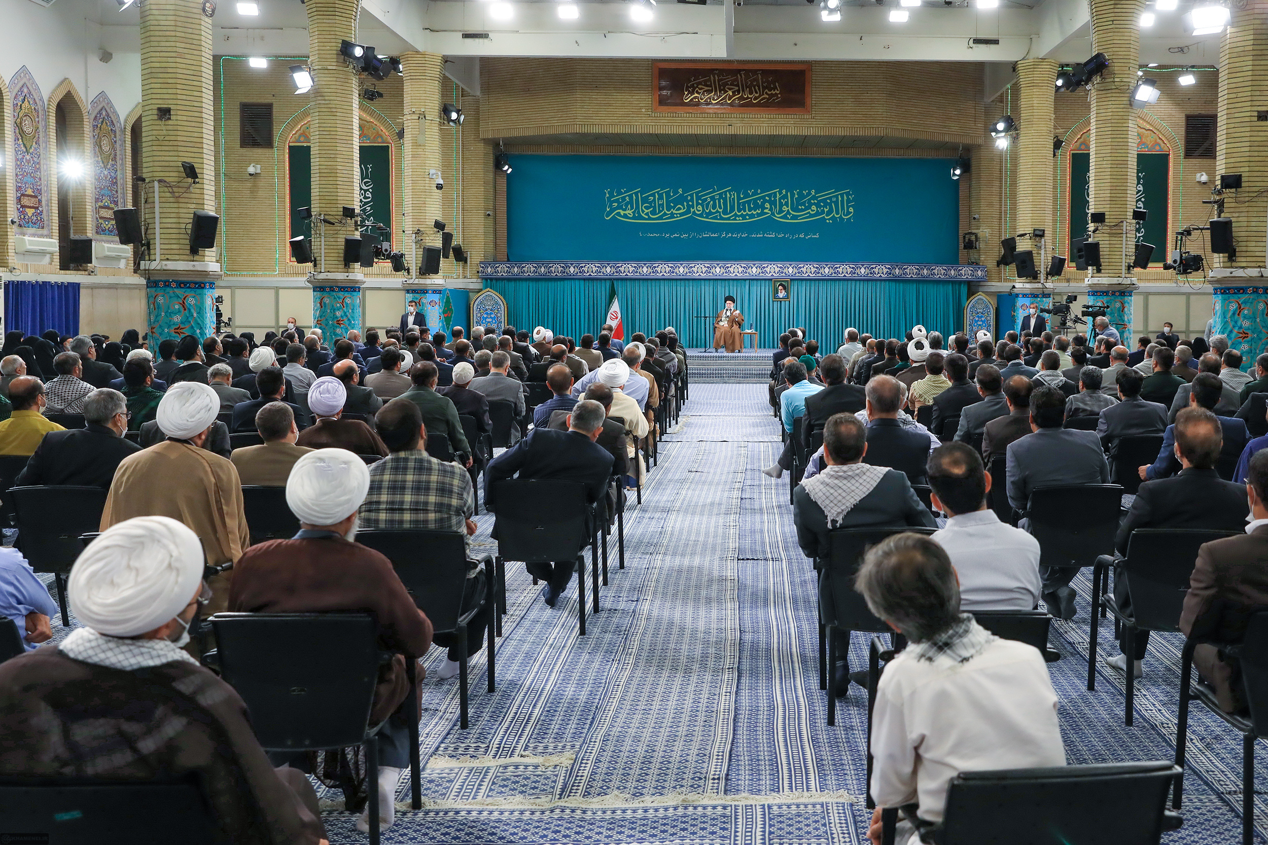 دیدار اعضای کنگره‌ ملی شهدای سبزوار و نیشابور با رهبر انقلاب