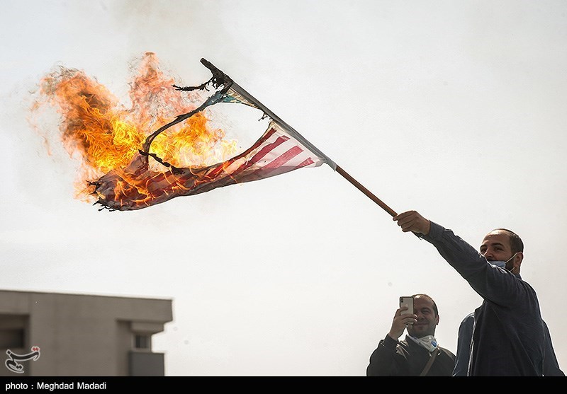 مراسم نمادین روز قدس در میدان امام حسین(ع)